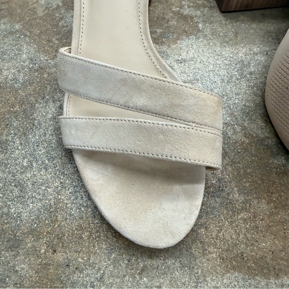 J. McLaughlin Size 9.5 Beige Block Heel Ankle-Strap Sandals - Picture 4 of 9